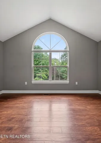 2689 Spruce Loop Crossville TN 38555