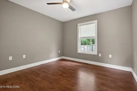 2689 Spruce Loop Crossville TN 38555