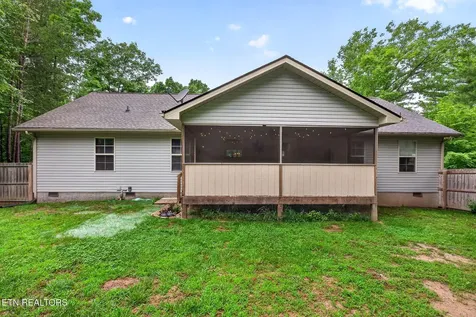 2689 Spruce Loop Crossville TN 38555
