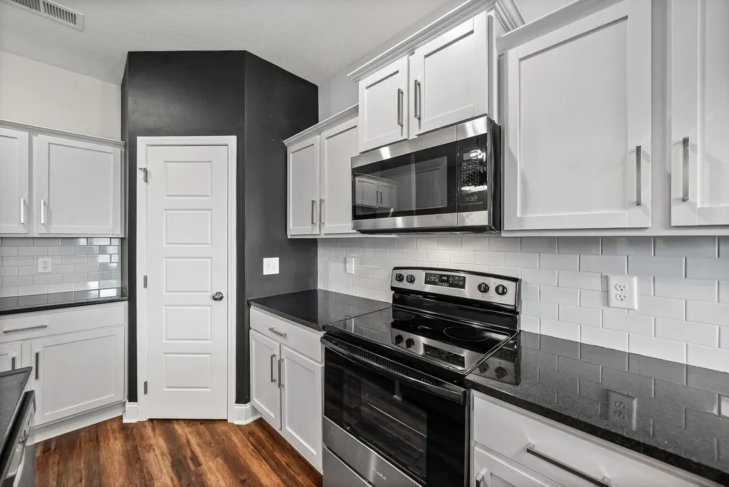 208 Drayton Drive Clarksville TN 37042