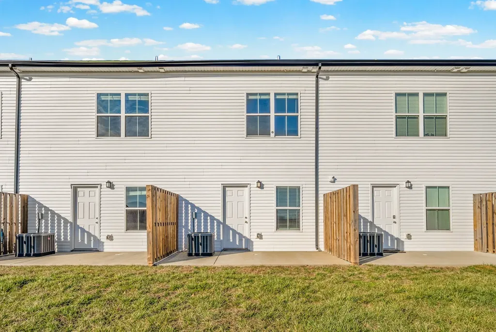 208 Drayton Drive Clarksville TN 37042