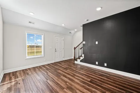 208 Drayton Drive Clarksville TN 37042