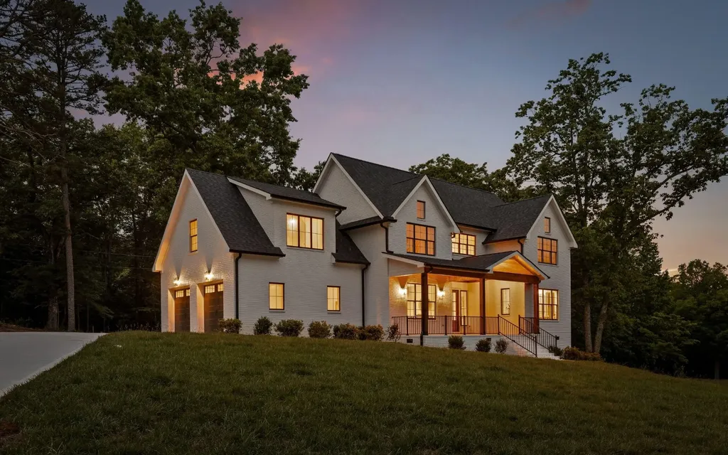 1825 Sawyer Farms Lane Signal Mountain TN 37377