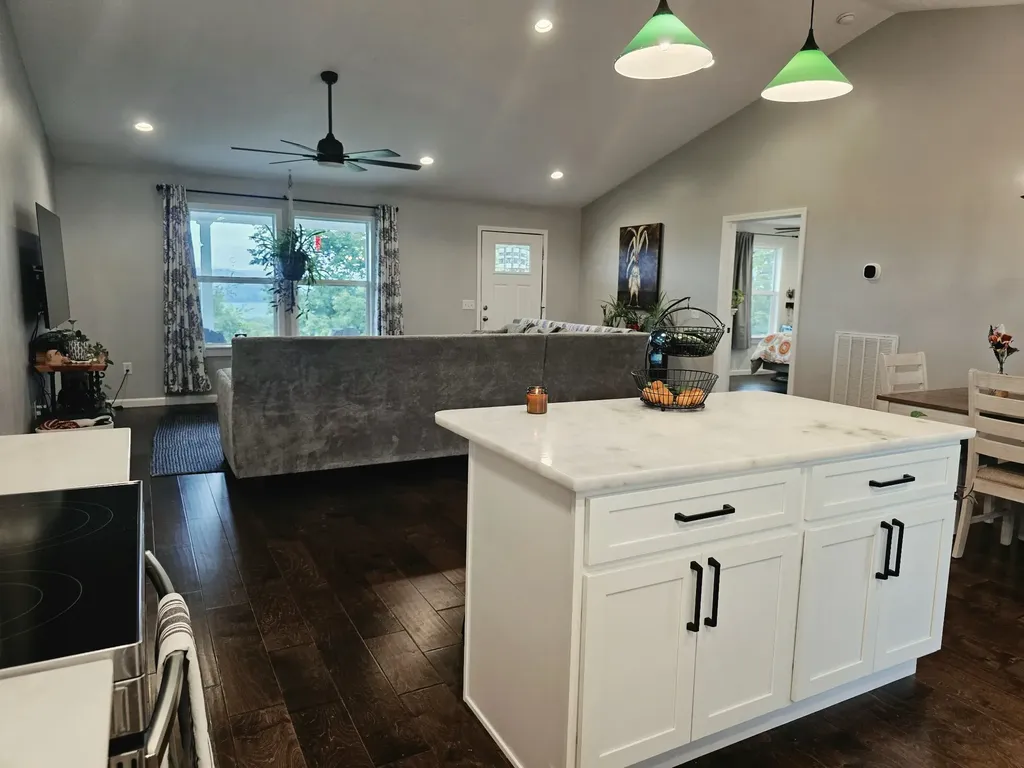 4 Lewis James Lane Riddleton TN 37151
