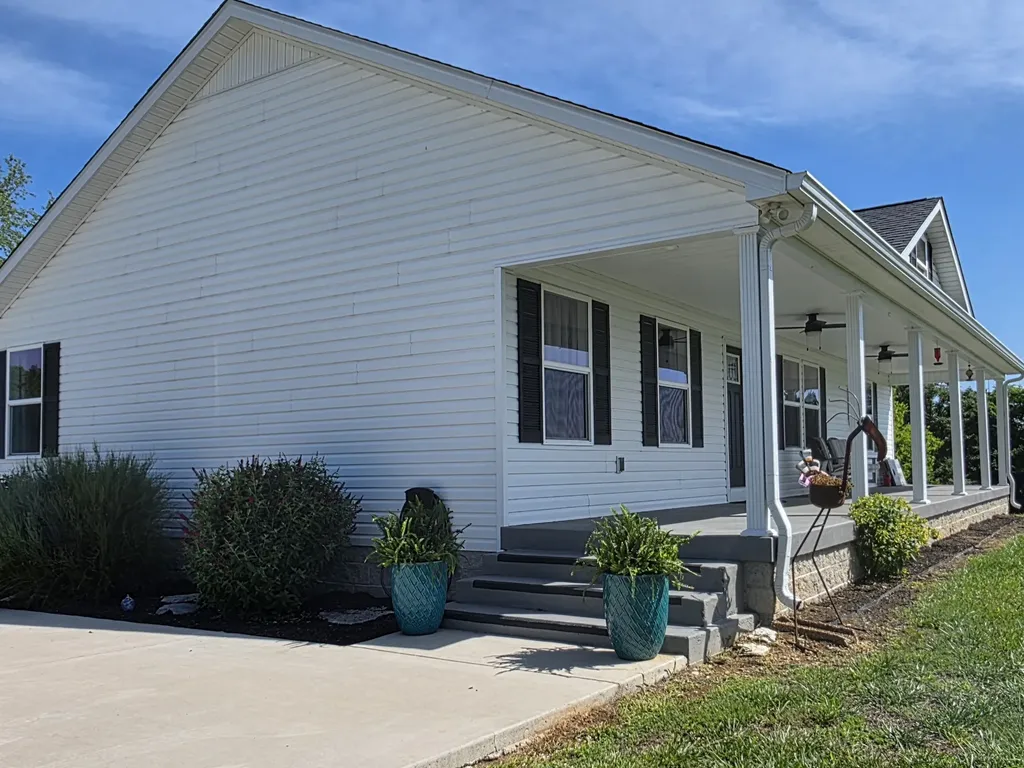 4 Lewis James Lane Riddleton TN 37151