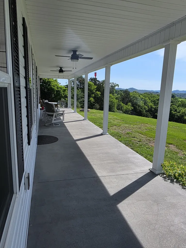 4 Lewis James Lane Riddleton TN 37151