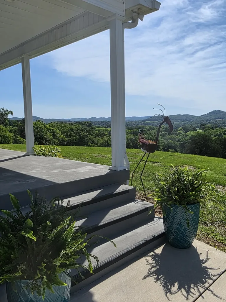 4 Lewis James Lane Riddleton TN 37151