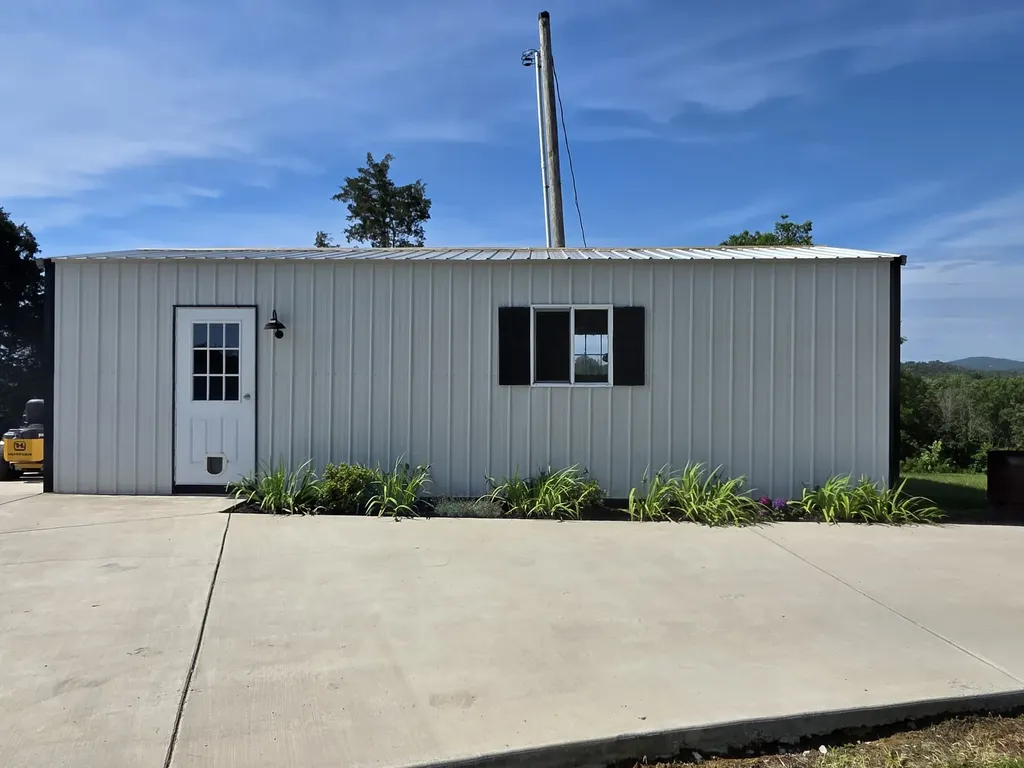 4 Lewis James Lane Riddleton TN 37151
