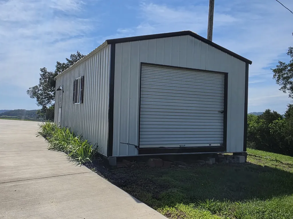 4 Lewis James Lane Riddleton TN 37151