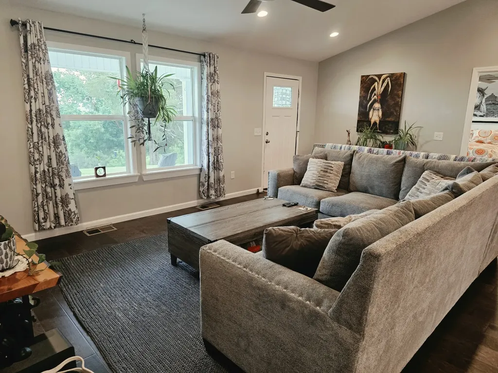 4 Lewis James Lane Riddleton TN 37151