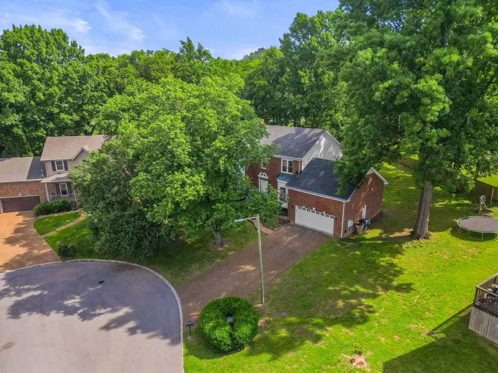 305 Cherokee Trail Goodlettsville TN 37072