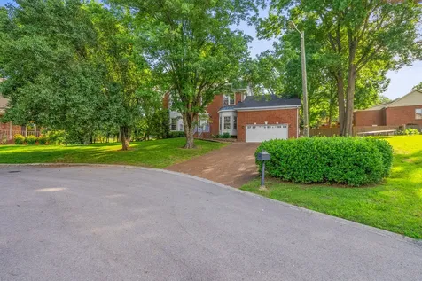 305 Cherokee Trail Goodlettsville TN 37072