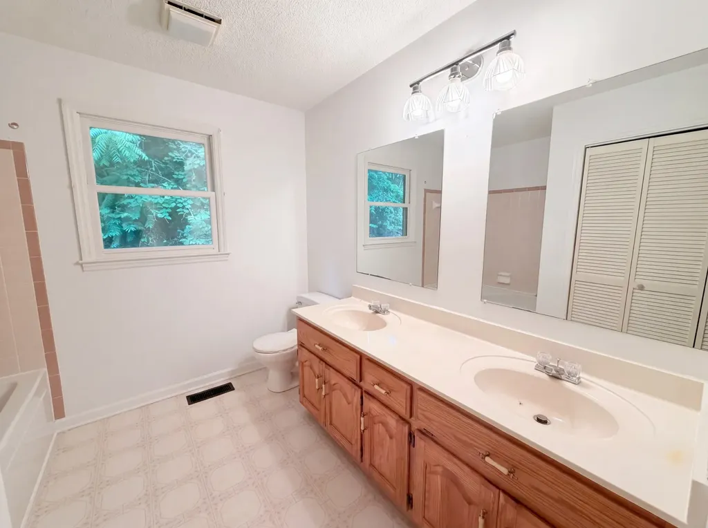 8663 Dog Branch Road Mount Pleasant TN 38474