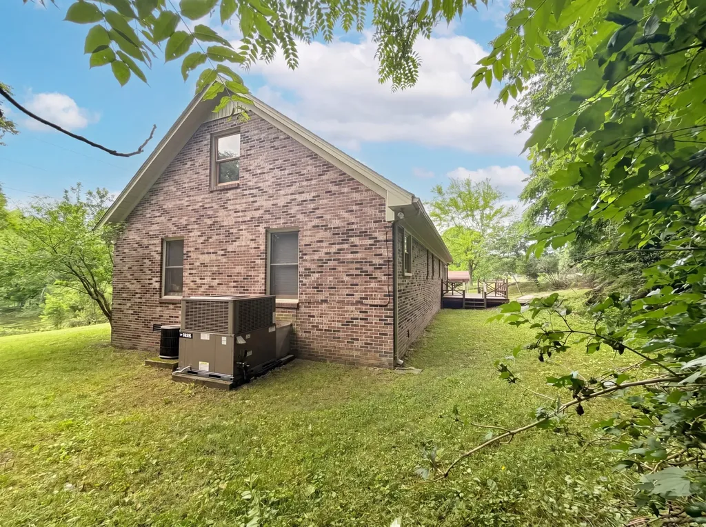 8663 Dog Branch Road Mount Pleasant TN 38474