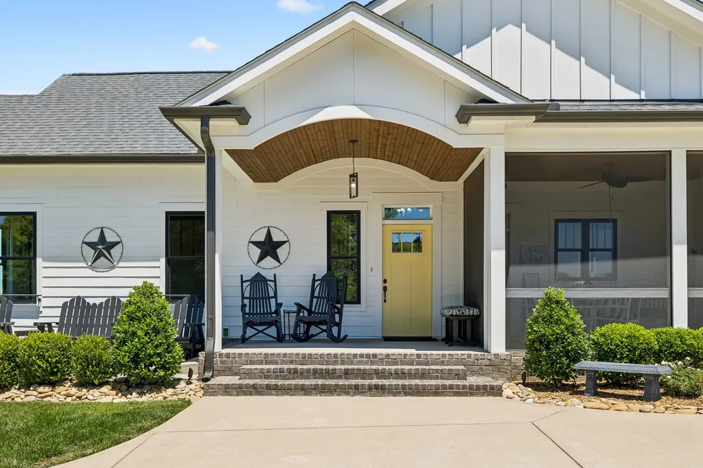 9090 Horton Highway College Grove TN 37046