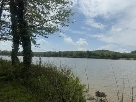 167 Hardin Bottom River Road Clifton TN 38425