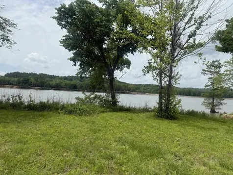 167 Hardin Bottom River Road Clifton TN 38425