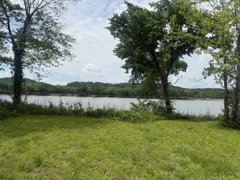 167 Hardin Bottom River Road Clifton TN 38425