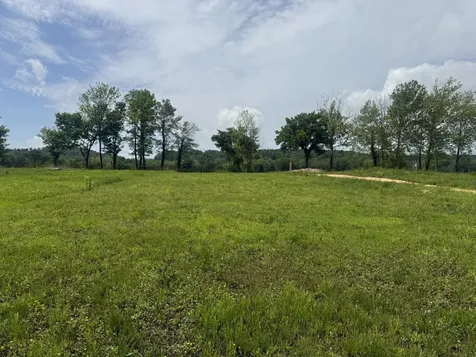 167 Hardin Bottom River Road Clifton TN 38425