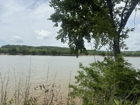 167 Hardin Bottom River Road Clifton TN 38425