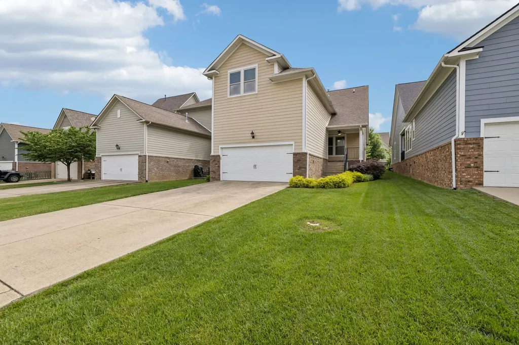 2764 Americus Drive Thompsons Station TN 37179