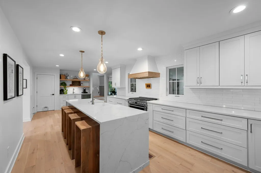 814 Wilson Pike Brentwood TN 37027