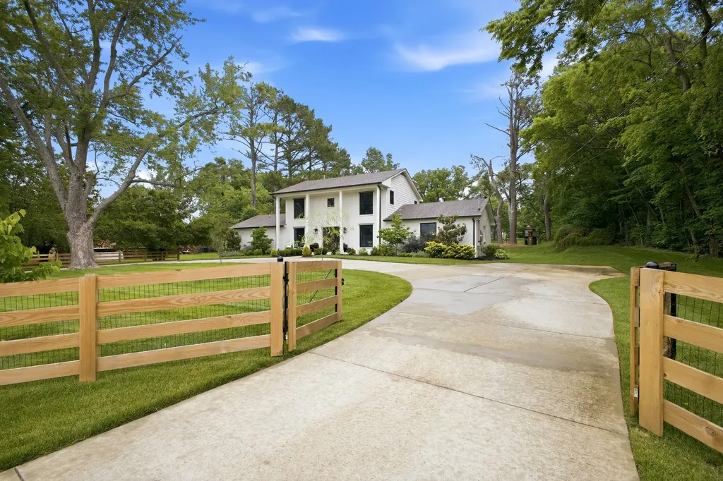 814 Wilson Pike Brentwood TN 37027