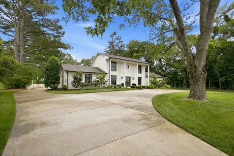 814 Wilson Pike Brentwood TN 37027