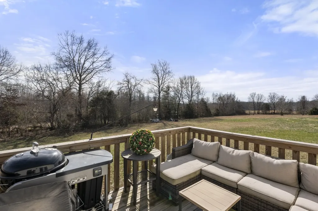1007 Edgewood Drive Dickson TN 37055