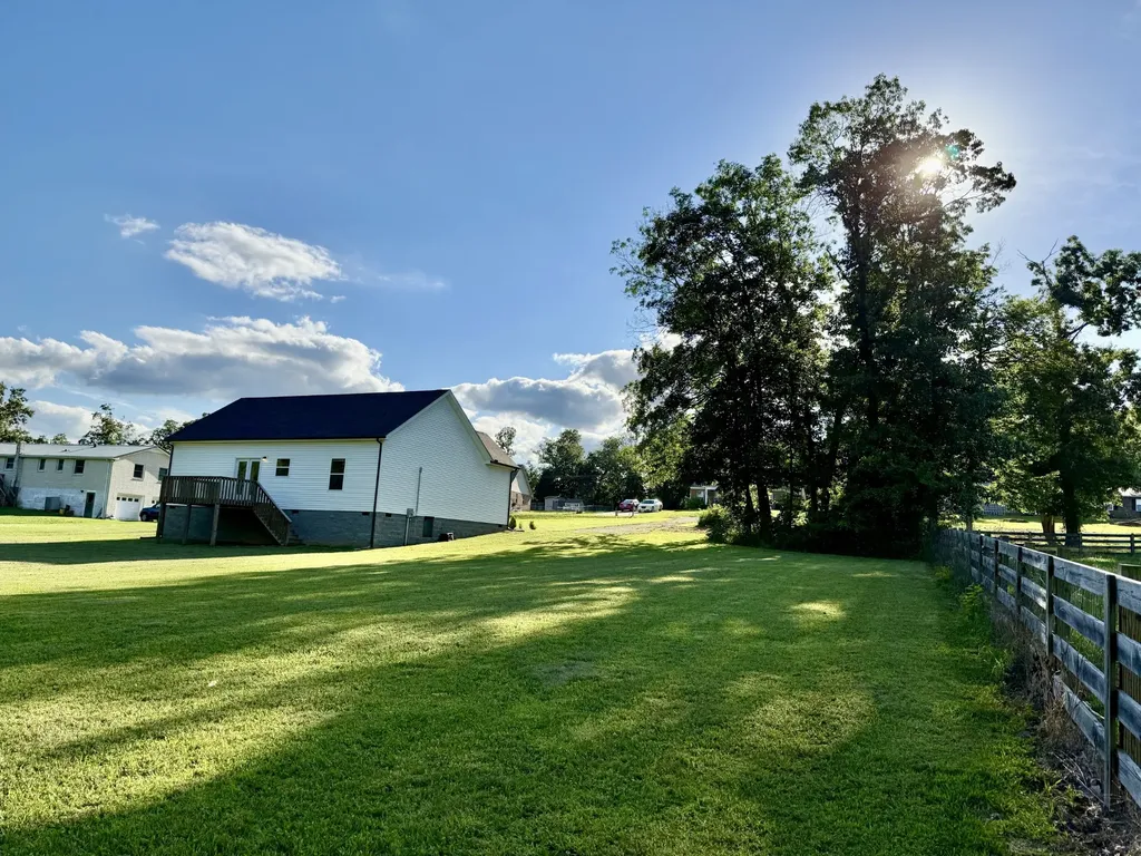 1007 Edgewood Drive Dickson TN 37055