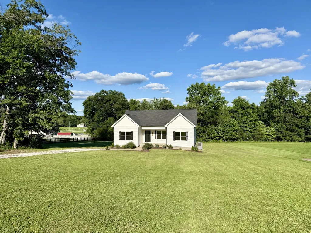 1007 Edgewood Drive Dickson TN 37055