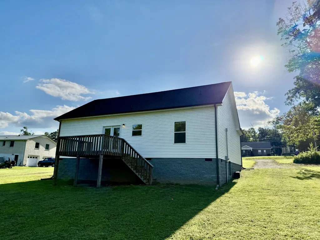1007 Edgewood Drive Dickson TN 37055
