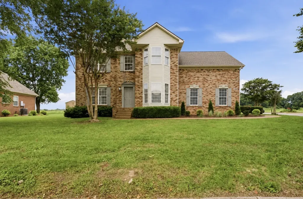 100 Alderwood Drive Columbia TN 38401