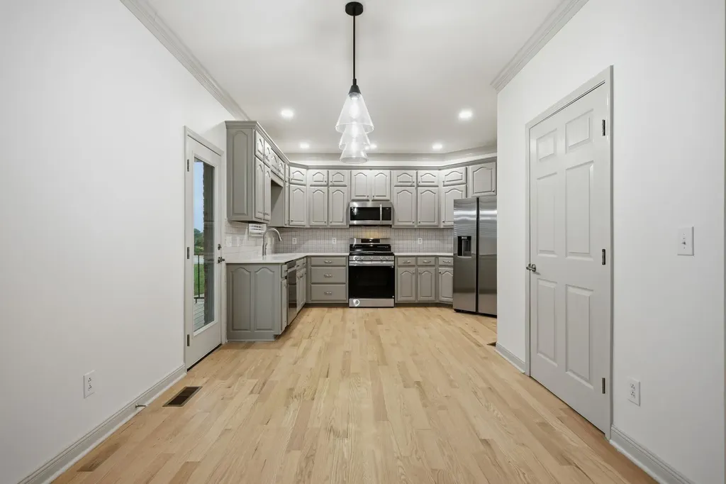 100 Alderwood Drive Columbia TN 38401