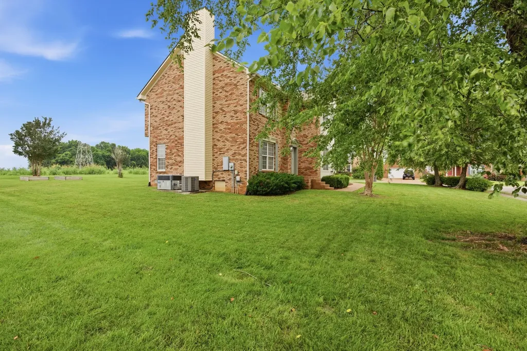100 Alderwood Drive Columbia TN 38401