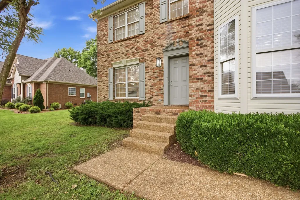 100 Alderwood Drive Columbia TN 38401