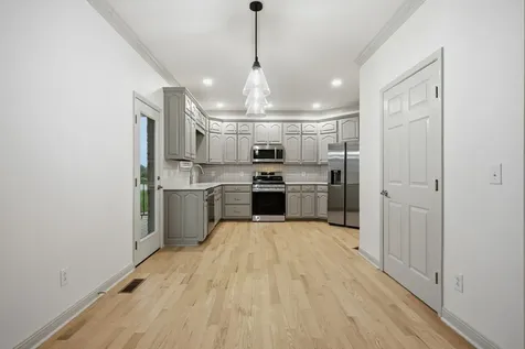 100 Alderwood Drive Columbia TN 38401