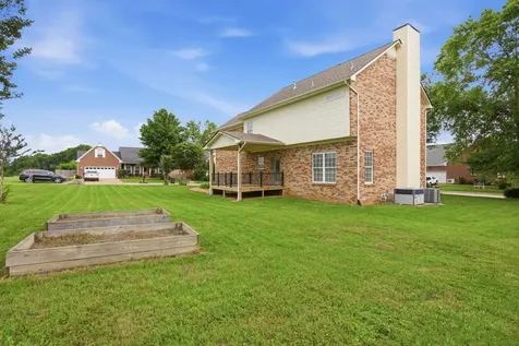 100 Alderwood Drive Columbia TN 38401