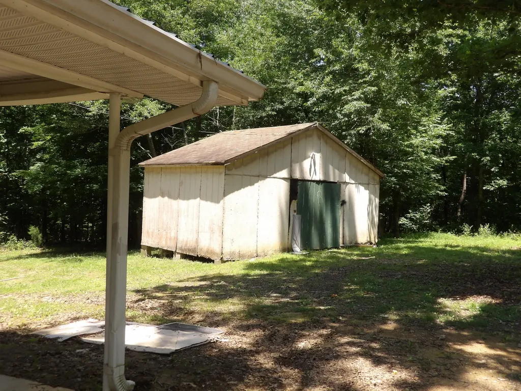811 Powers Boulevard Waverly TN 37185
