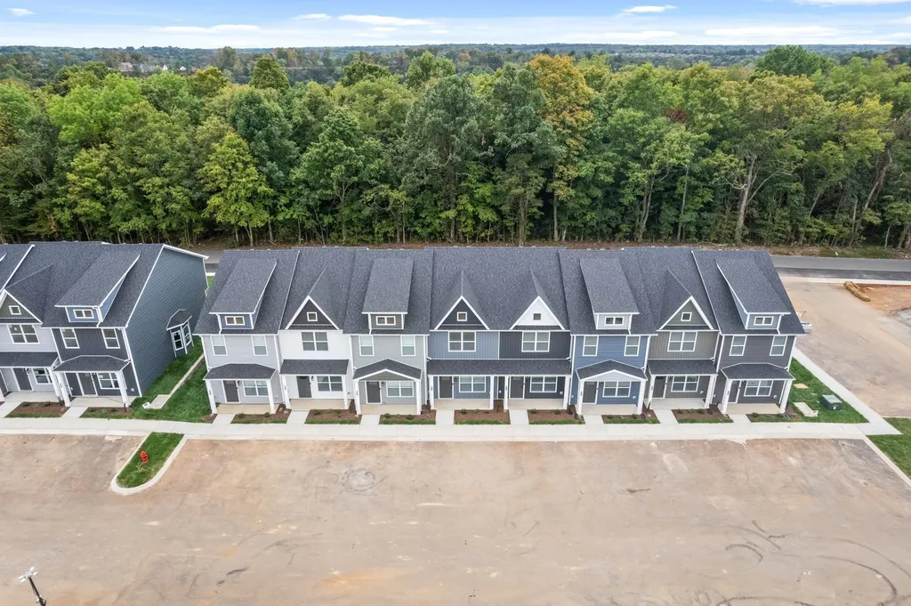 325 Front Ridge Circle Clarksville TN 37040