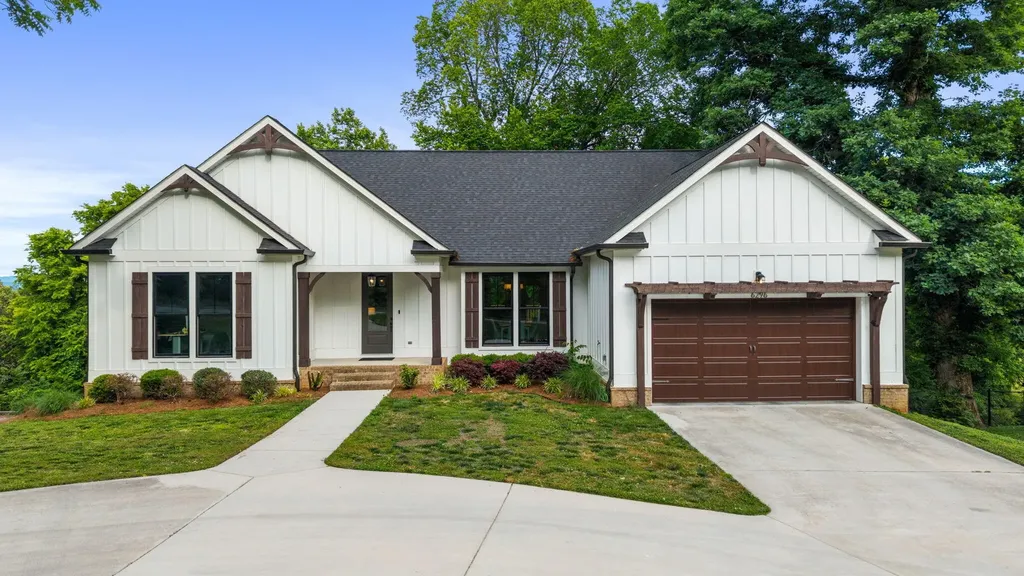 6296 Fairview Road Hixson TN 37343
