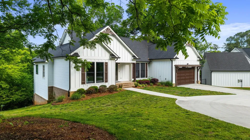 6296 Fairview Road Hixson TN 37343