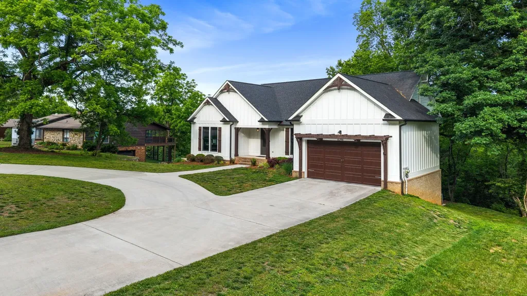 6296 Fairview Road Hixson TN 37343