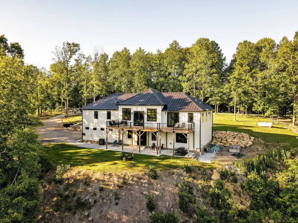 1058 Paiute Trail Pegram TN 37143