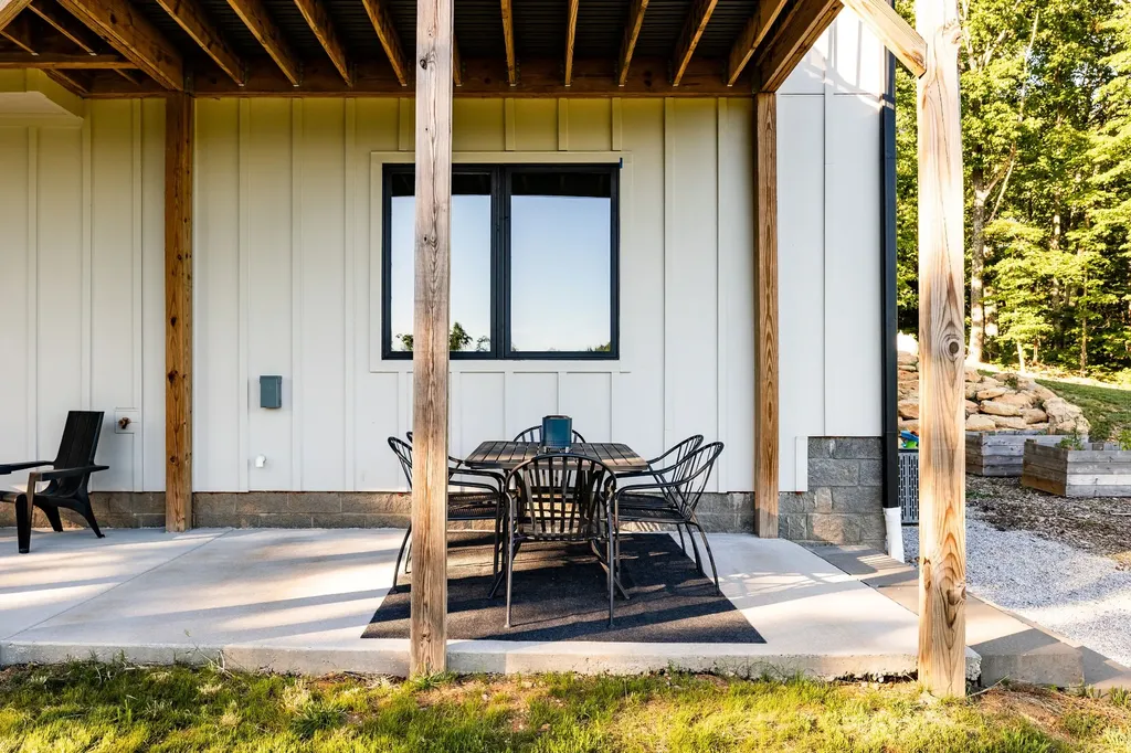 1058 Paiute Trail Pegram TN 37143