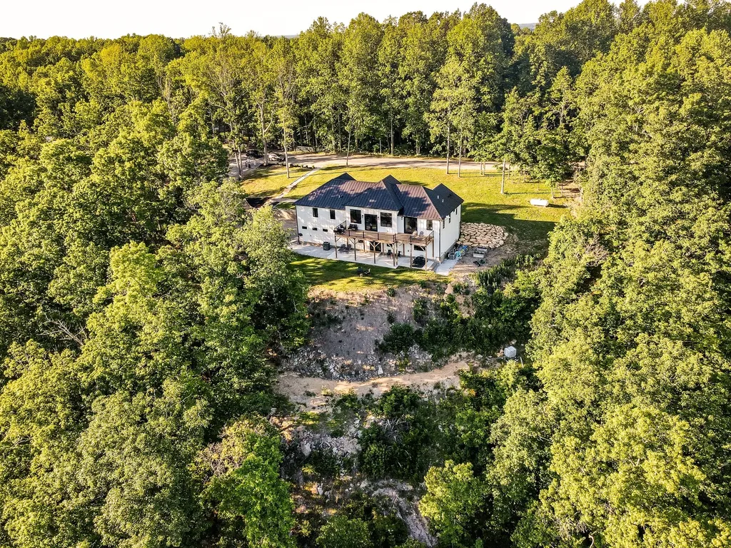 1058 Paiute Trail Pegram TN 37143