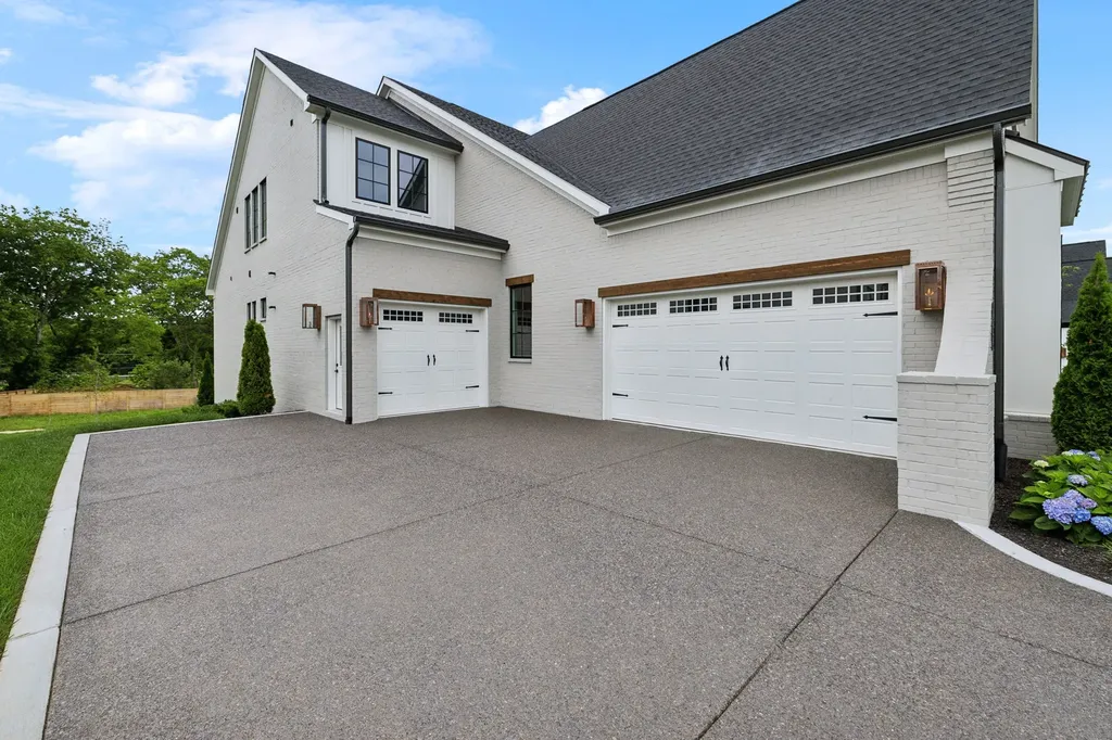 7284 Ruzek Court Fairview TN 37062