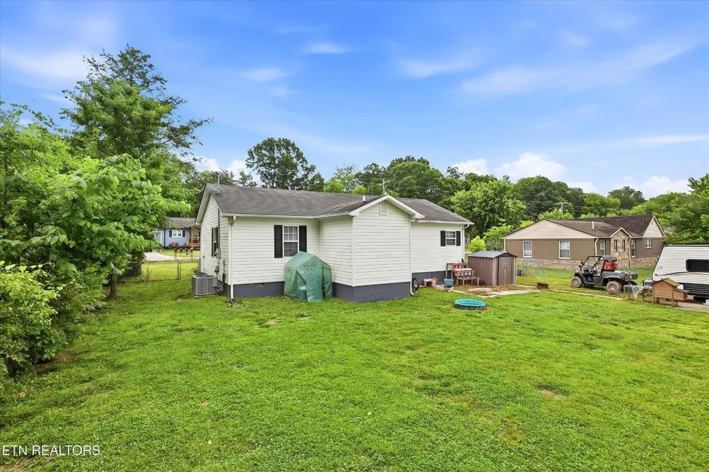 1001 Vivian Avenue Rocky Top TN 37769
