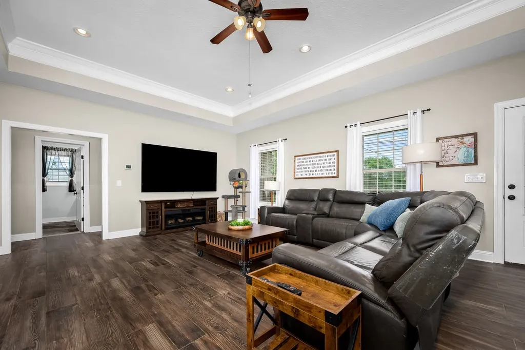 25 Bridle Path Lane Hartsville TN 37074