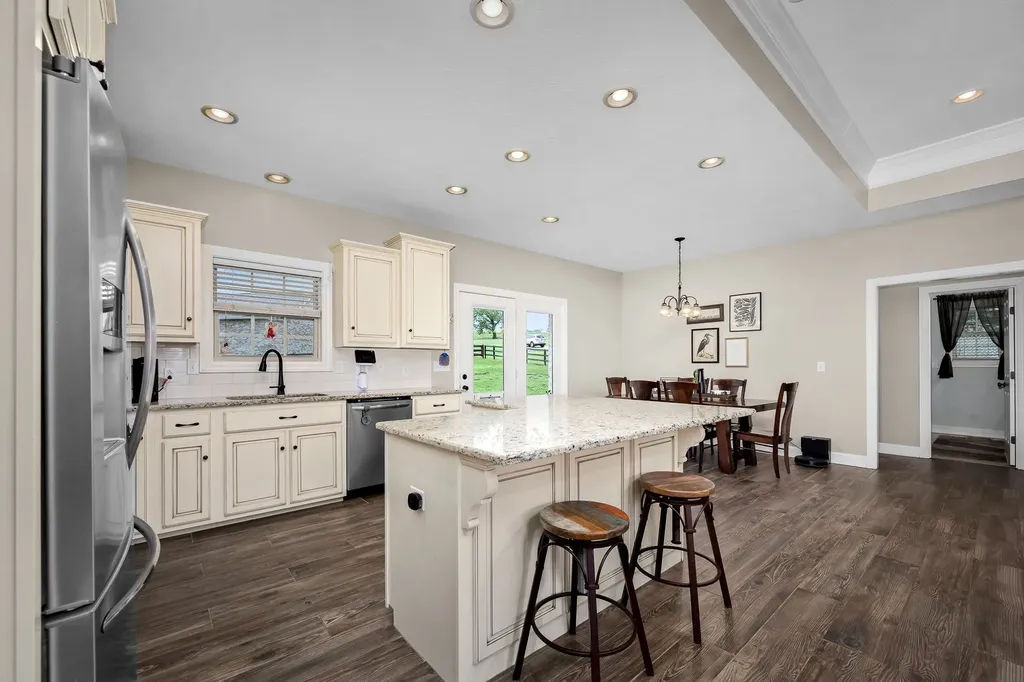 25 Bridle Path Lane Hartsville TN 37074